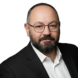 Headshot of Luis Lopez