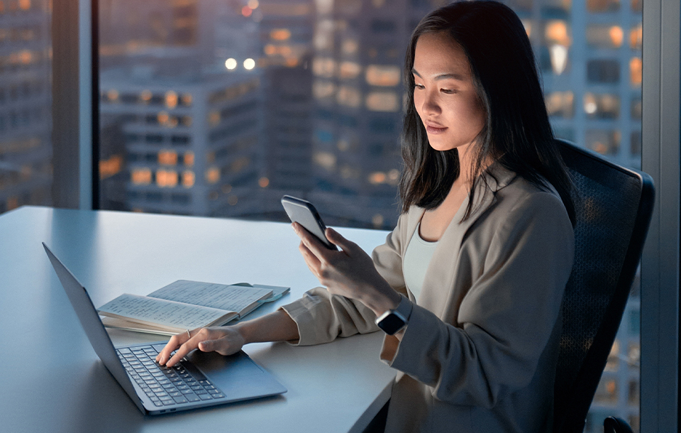 Business woman using a smartphone Business woman using a smartphone