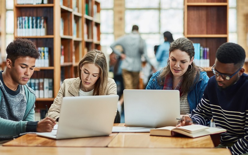 aws-higher-edu-lifestyle-page-image