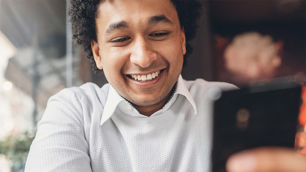 remote-worker-mobile-device