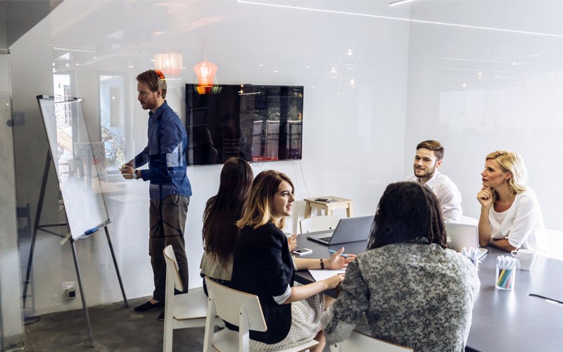 Virtual desktop infrastructure Collaborating in meeting room