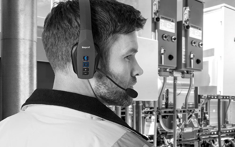 Meetings with clarity. Jabra Speak 750 used in a meeting room