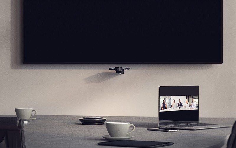 Meetings with clarity. Jabra Speak 750 used in a meeting room