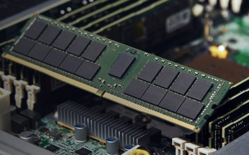 kingston-memory-lifetsyle-product-image-q124-microsite-update kingston-memory-lifetsyle-product-image-q124-microsite-update