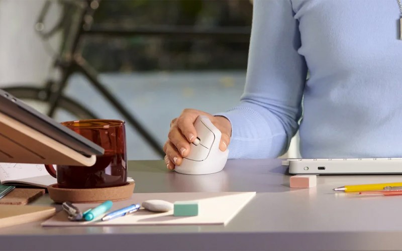 Logitech Lift Curved Wireless Mouse Logitech 910-00649