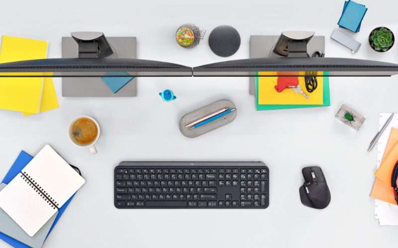 Workspace with Logitech solutions