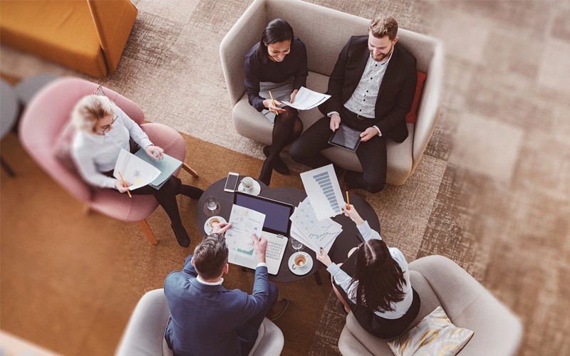 two mend sharing a laptop