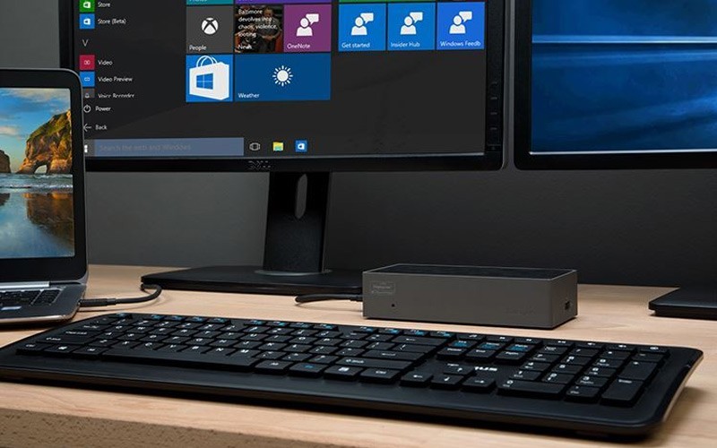 Targus docking station in use