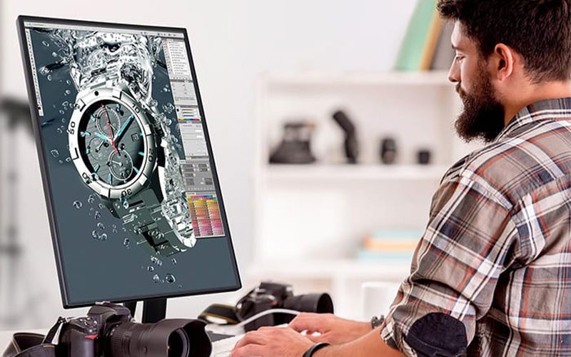Display solutions from a true industry leader Photographer editing photos on a Viewsonic monitor